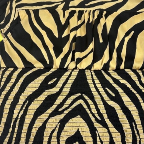 FREE People Size Small Zebra/Animal Print V-Neck Crop Top Blouse - Picture 2 of 2